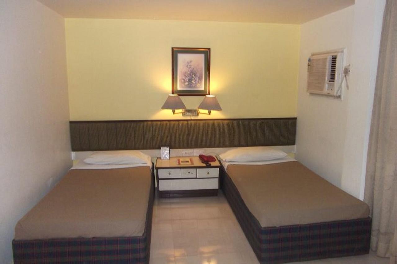 Hotel Bluehill Bhavnagar Zewnętrze zdjęcie