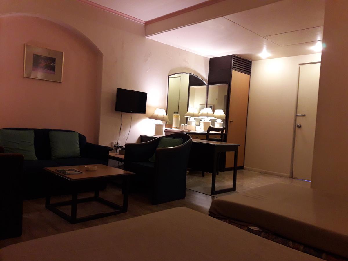 Hotel Bluehill Bhavnagar Zewnętrze zdjęcie